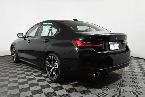 2023 BMW 330 i xDrive
