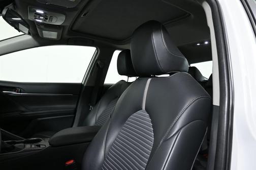 Ice Edge 2024 Toyota Camry SE