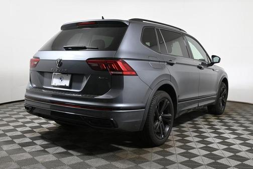 2024 Volkswagen Tiguan 2.0T SE R-Line Black