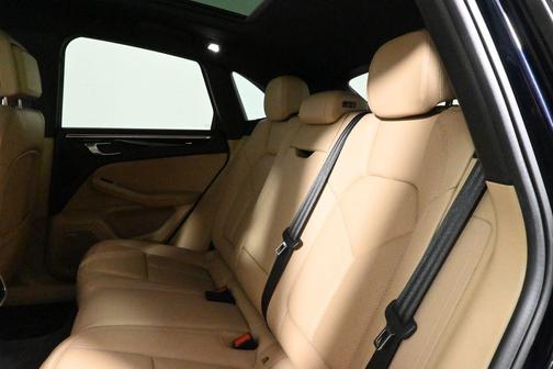2019 Porsche Macan Base