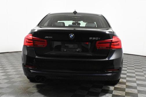 2018 BMW 330 i xDrive