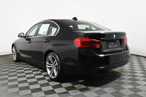 2018 BMW 330 i xDrive