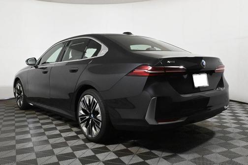 2025 BMW 530 i xDrive