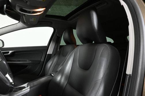 2018 Volvo V60 Cross Country T5