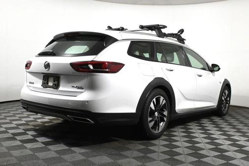 2019 Buick Regal TourX Essence