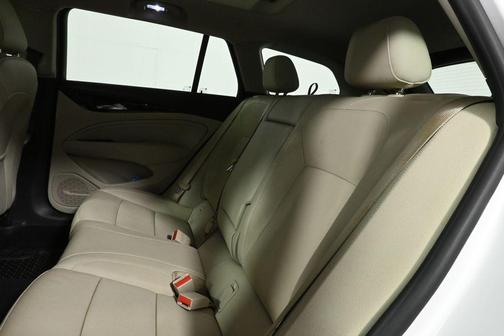 2019 Buick Regal TourX Essence