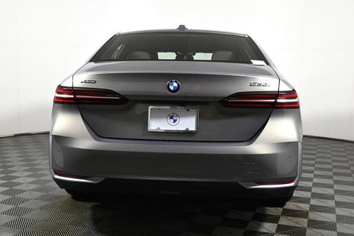 2026 BMW 530 i xDrive