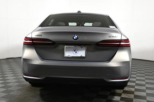 2026 BMW 530 i xDrive