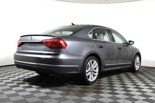 2016 Volkswagen Passat 1.8T SEL Premium