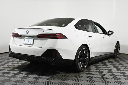 2024 BMW i5 M60