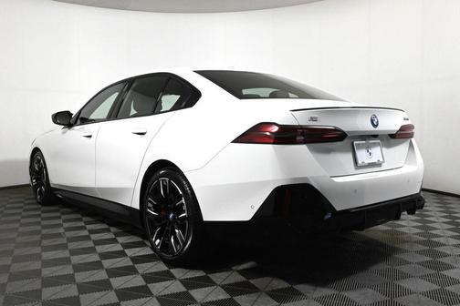 2024 BMW i5 M60