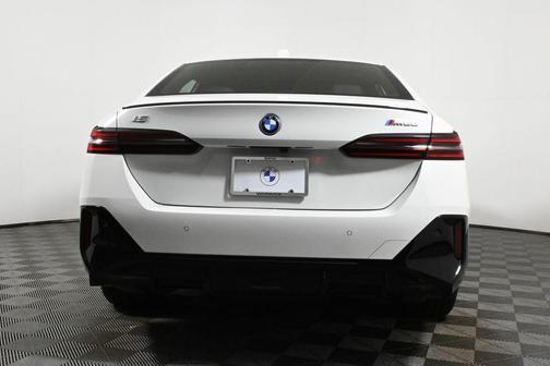 2024 BMW i5 M60