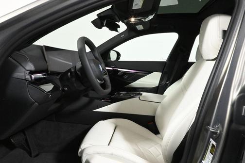 2025 BMW i5 xDrive40