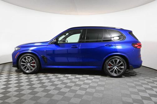 2025 BMW X5 M60i