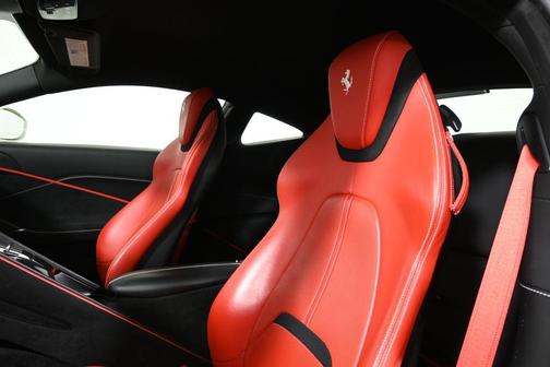 2023 Ferrari Roma Base