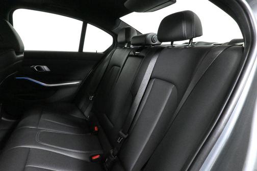 2023 BMW 330 i xDrive
