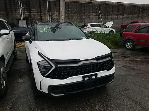 Glacial White Pearl 2023 Kia Sportage S