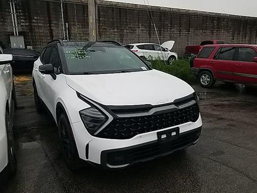Glacial White Pearl 2023 Kia Sportage S