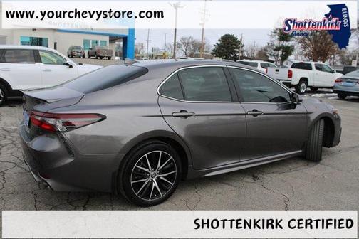 2022 Toyota Camry SE