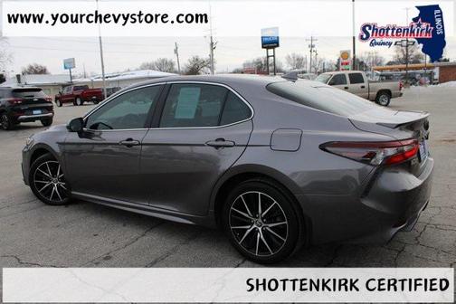 2022 Toyota Camry SE