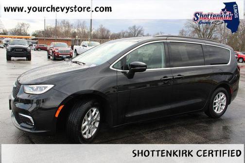 2022 Chrysler Pacifica Touring L