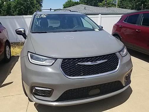 Ceramic Gray Clearcoat 2023 Chrysler Pacifica Limited