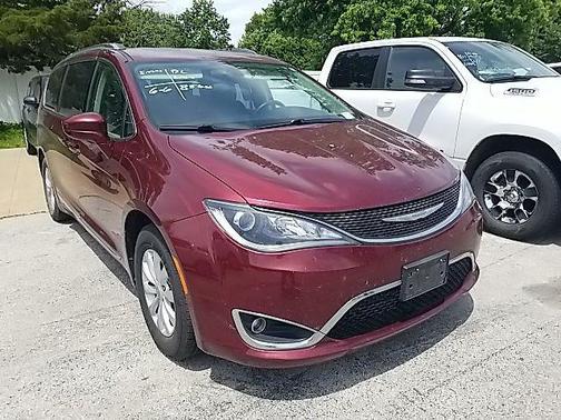 Velvet Red Pearlcoat 2018 Chrysler Pacifica Touring-L
