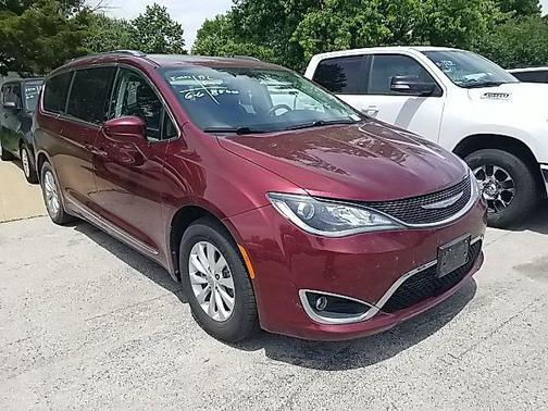 Velvet Red Pearlcoat 2018 Chrysler Pacifica Touring-L