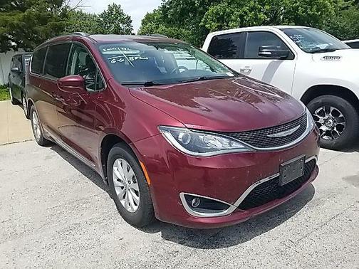 Velvet Red Pearlcoat 2018 Chrysler Pacifica Touring-L