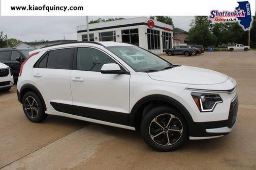 White Pearl 2026 Kia Niro LX