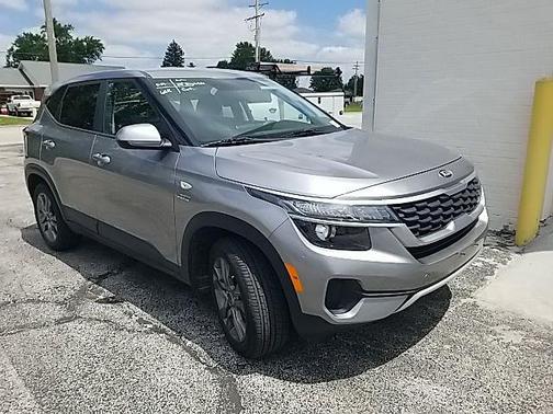 Steel Gray 2021 Kia Seltos LX