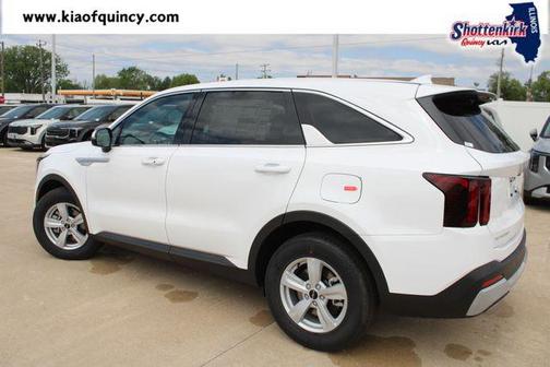 White Pearl 2026 Kia Sorento LX