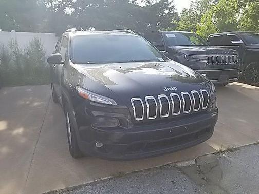 Brilliant Black Crystal Pearlcoat 2015 Jeep Cherokee Latitude