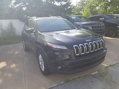 Brilliant Black Crystal Pearlcoat 2015 Jeep Cherokee Latitude