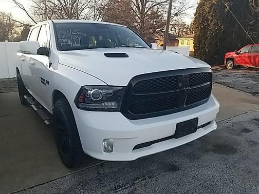 2017 RAM 1500 Night Crew Cab 4x4 5'7' Box