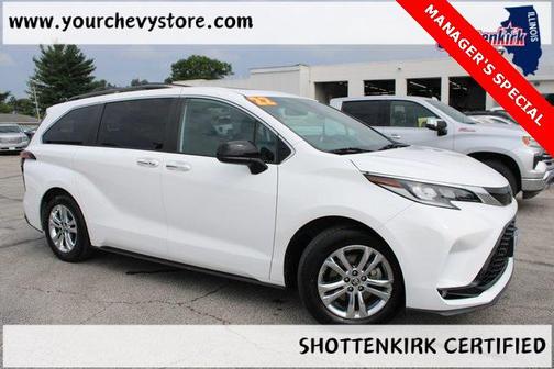 2022 Toyota Sienna XSE 7 Passenger