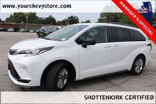 2022 Toyota Sienna XSE 7 Passenger