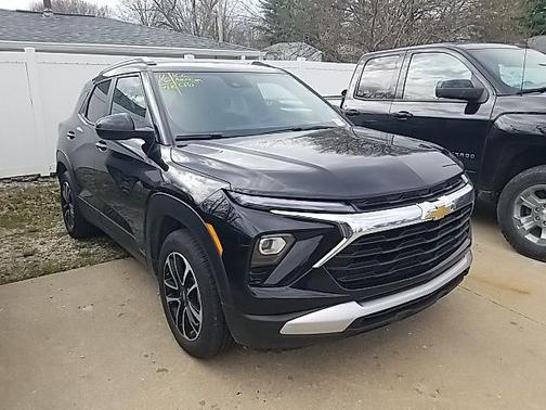 Mosaic Black Metallic 2025 Chevrolet Trailblazer LT