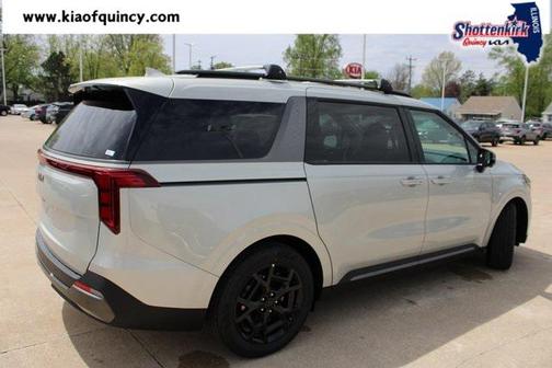 2025 Kia Carnival SX