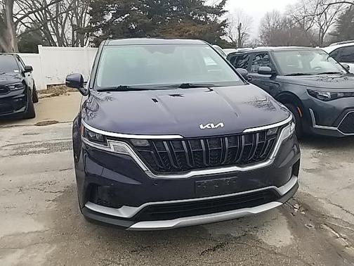 2023 Kia Carnival LX