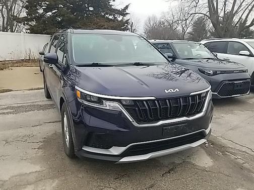 2023 Kia Carnival LX