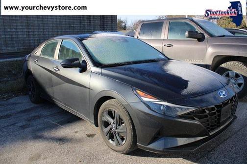 2022 Hyundai ELANTRA SEL