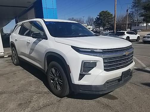 2025 Chevrolet Traverse LT