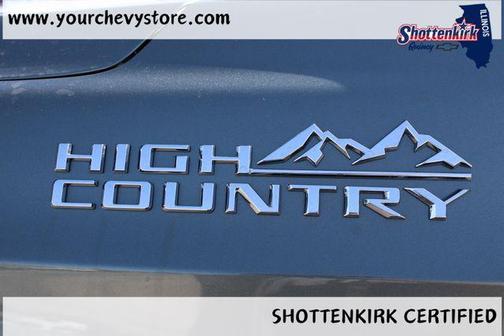 Silver Sage Metallic 2024 Chevrolet Suburban 4WD High Country