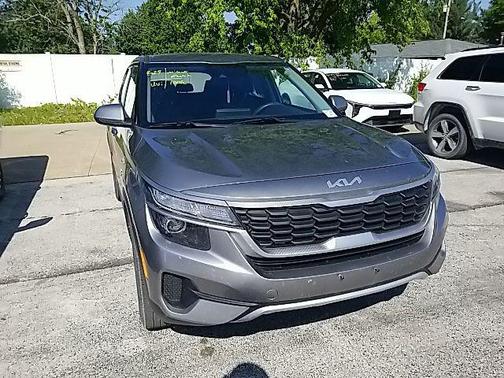 Steel Gray 2023 Kia Seltos LX