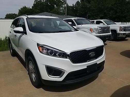 Snow White Pearl 2017 Kia Sorento LX