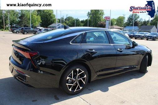 2025 Kia K5 EX