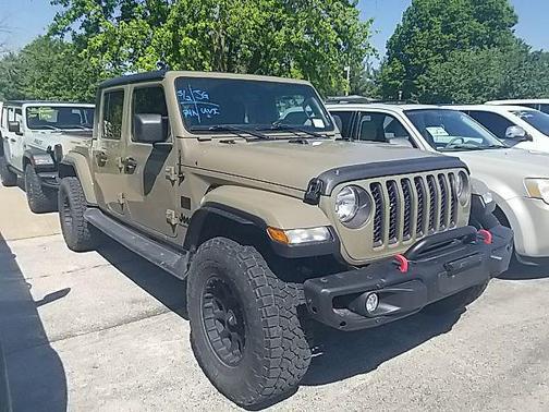 Gator Clearcoat 2020 Jeep Gladiator Altitude 4x4