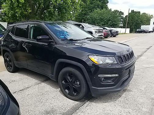 Diamond Black Crystal Pearlcoat 2020 Jeep Compass Latitude