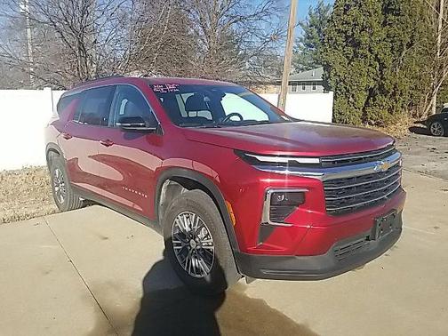 2025 Chevrolet Traverse LT